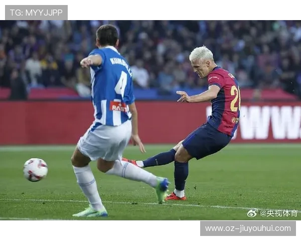 浅析足球内外脚背传球技术特点及其在比赛中的实际运用策略