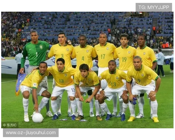 老山前线足球队完整阵容揭晓 精英球员齐聚捧起胜利旗帜